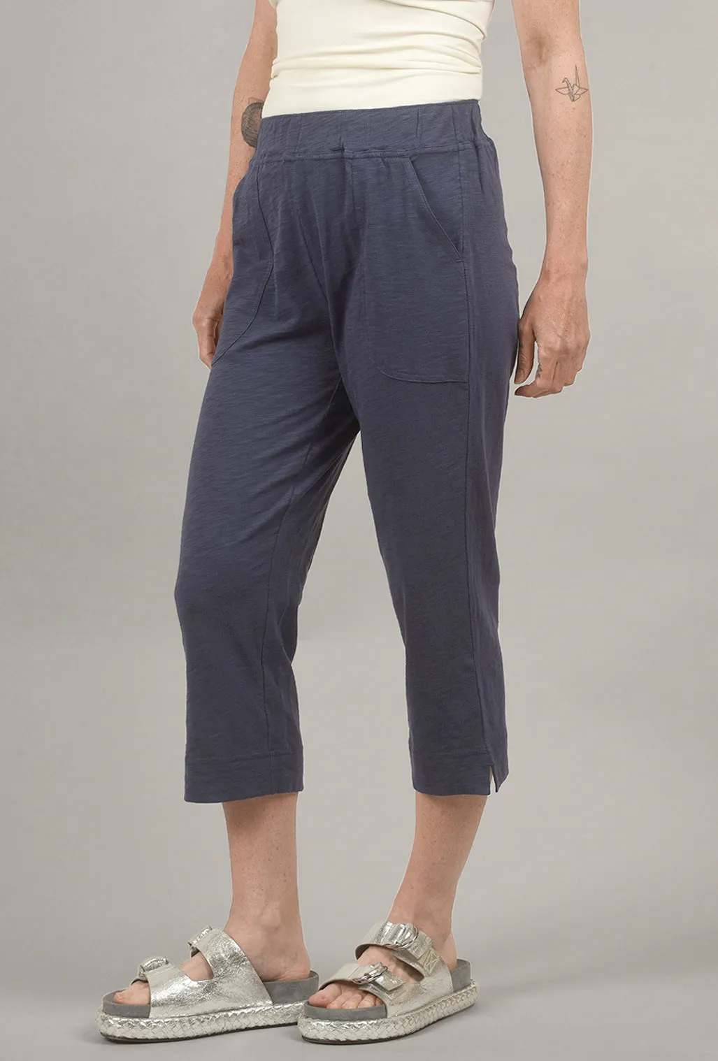 Cotton Slub Pocket Capri, Navy