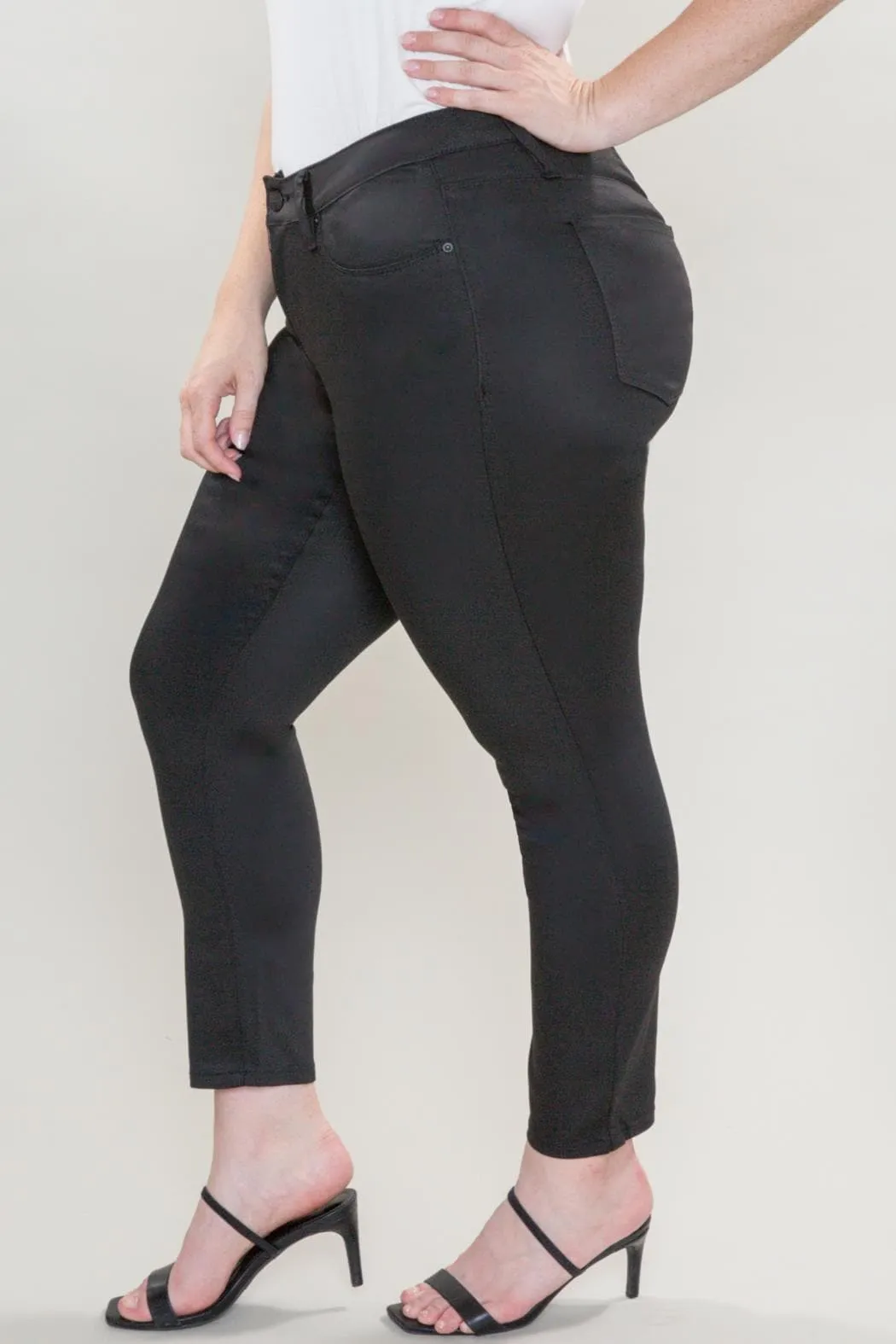 Women's Plus Size Mid Rise Hyperstretch Ankle Pants, Black
