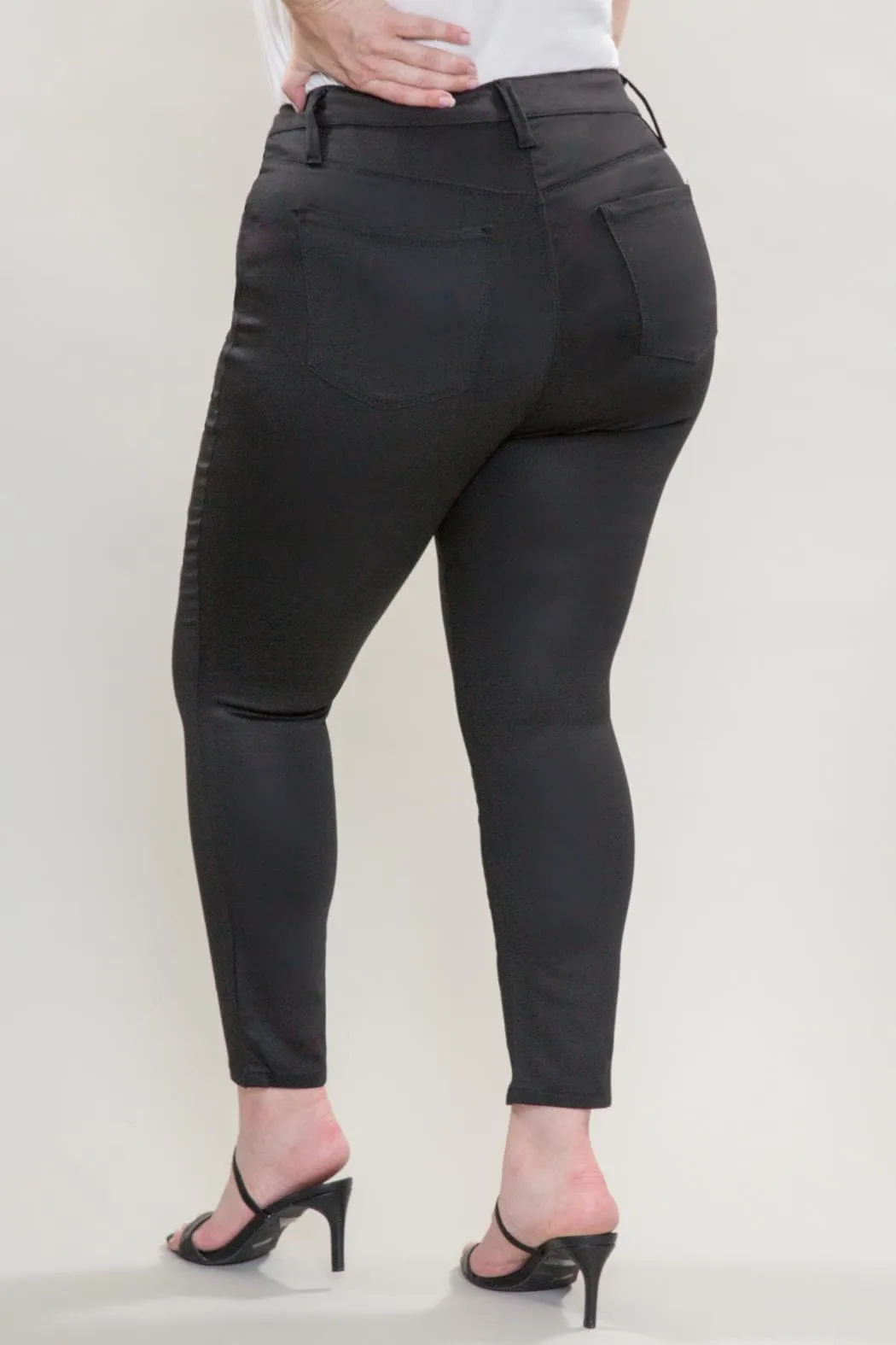 Women's Plus Size Mid Rise Hyperstretch Ankle Pants, Black