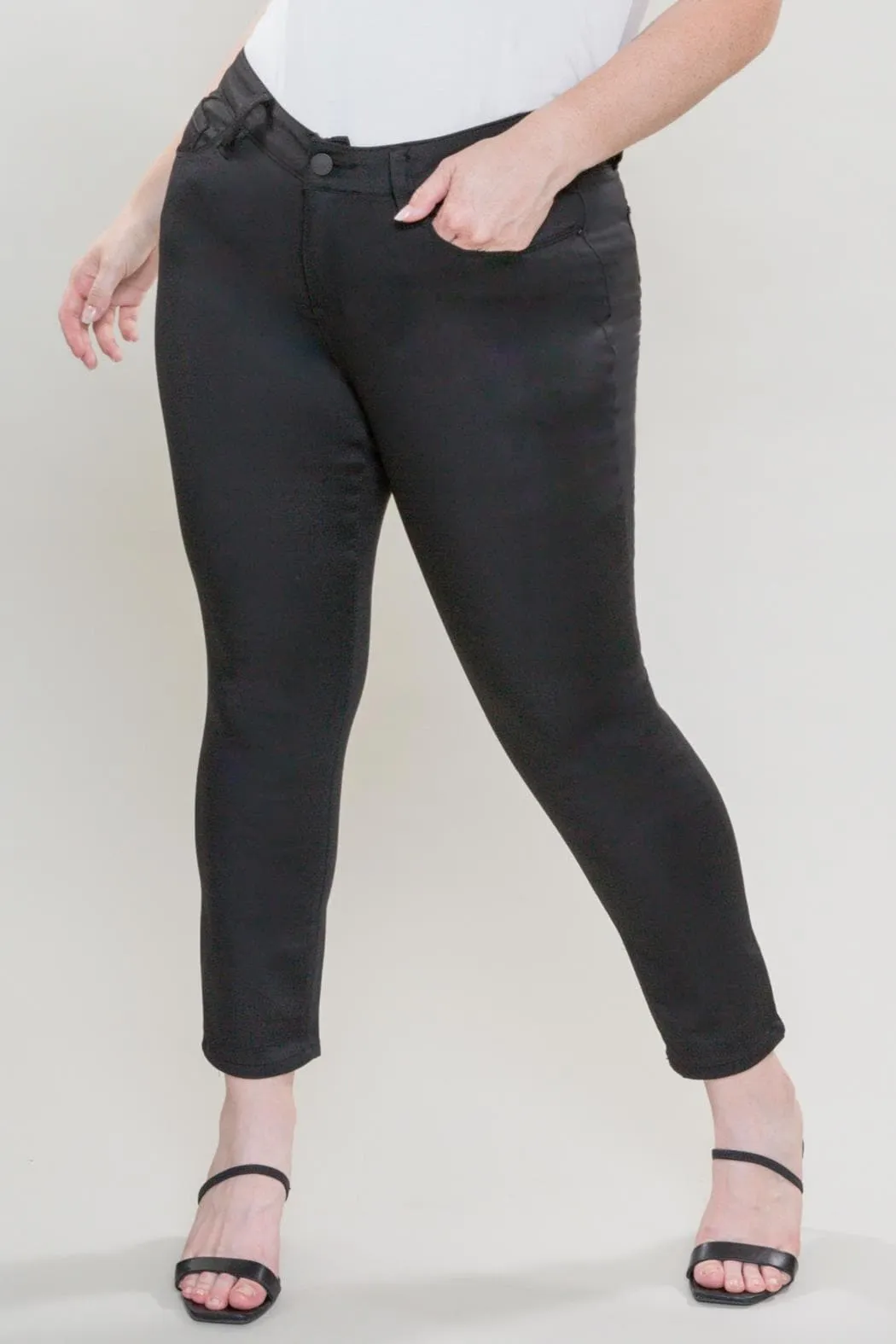 Women's Plus Size Mid Rise Hyperstretch Ankle Pants, Black